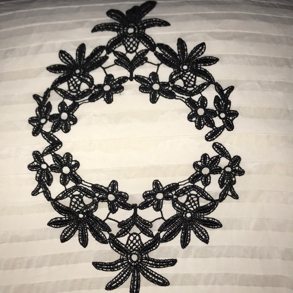 New set of three black lace appliqués. - Picture 3 of 8